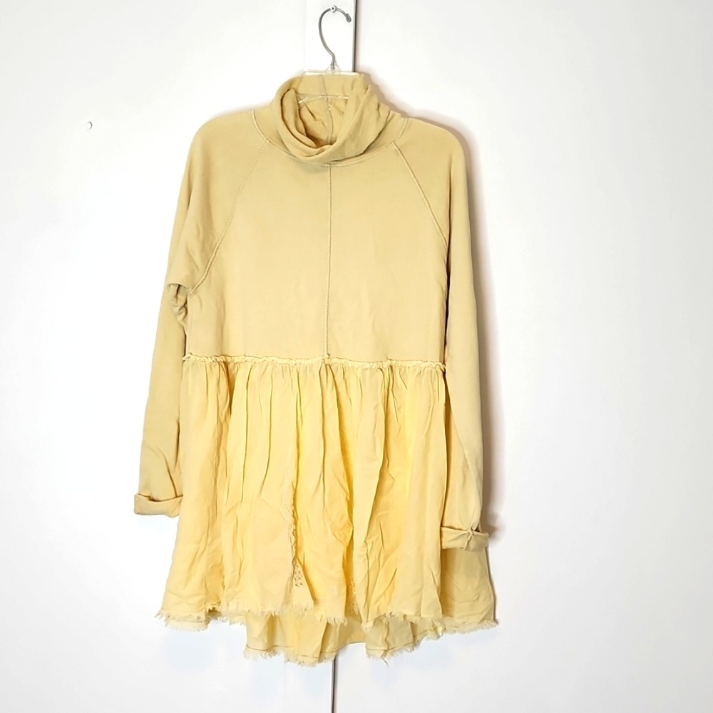 Free People sweater size medium